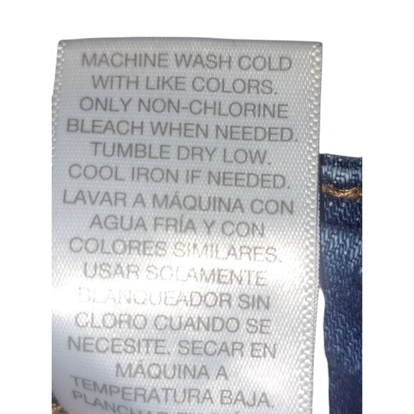 Time & Tru Womens Distressed Denim Jeans Shorts 16 Bermuda Light Wash - Picture 5 of 8